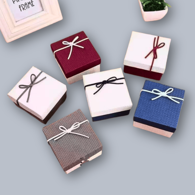 Hộp quà thắt nơ  (9*9cm)