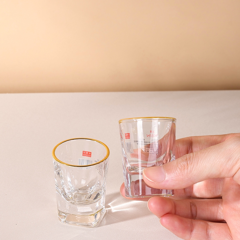 Ly rượu nhỏ B013 (viền vàng)